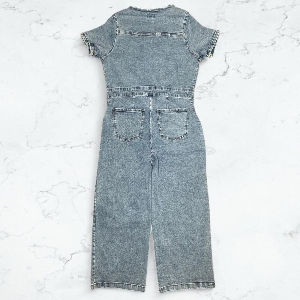 NWT AVA & VIV Blue Denim Jumpsuit/Romper Pockets and Button-up Front Size 16 - Picture 2 of 6